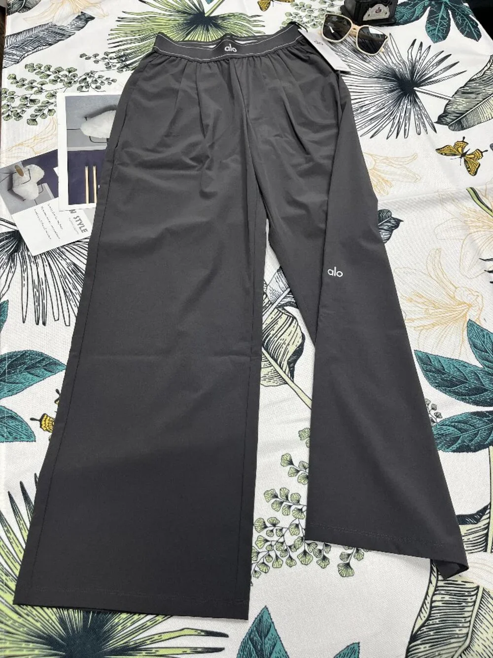 📜ALO Yoga Suit Up Trouser Dark Grey (Regular) 🗃Create a cool girl style